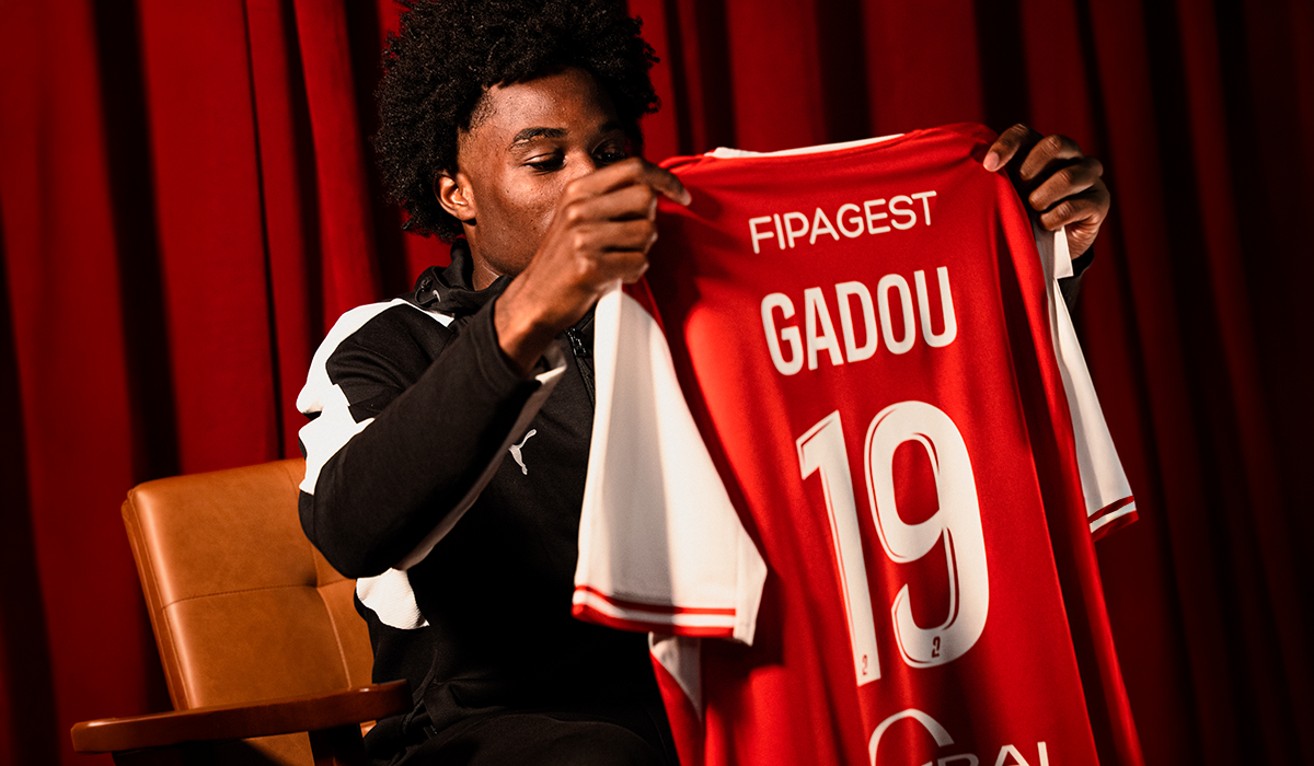 Arone Gadou change de numéro